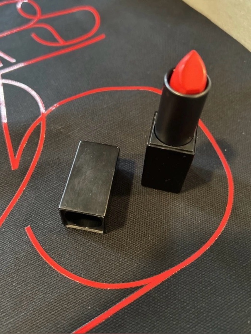 NARS Lana  audacious Lipstick - Satin Finish